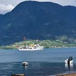 Ved Fjorden I Solvorn Luster