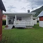 Ved Fjorden I Solvorn