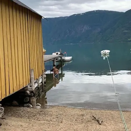 Ved Fjorden I Solvorn * Luster