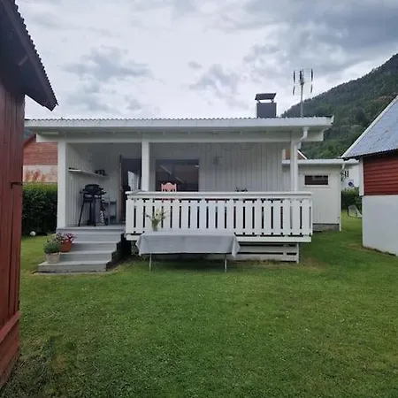 Ved Fjorden I Solvorn