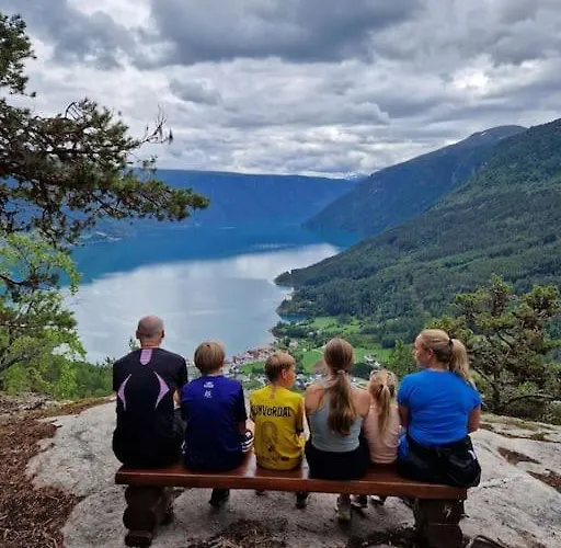Ved Fjorden I Solvorn Σπίτι διακοπών