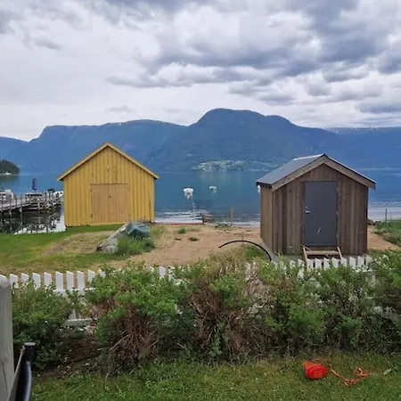 Prázdninový dům Ved Fjorden I Solvorn Luster