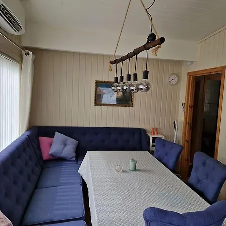 Ved Fjorden I Solvorn *