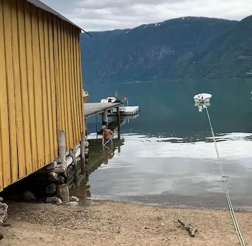 Ved Fjorden I Solvorn * Luster