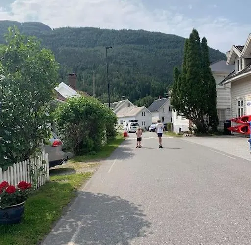 Ved Fjorden I Solvorn Prázdninový dům